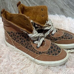 Trendy Blowfish Leopard Print High-Top Sneakers